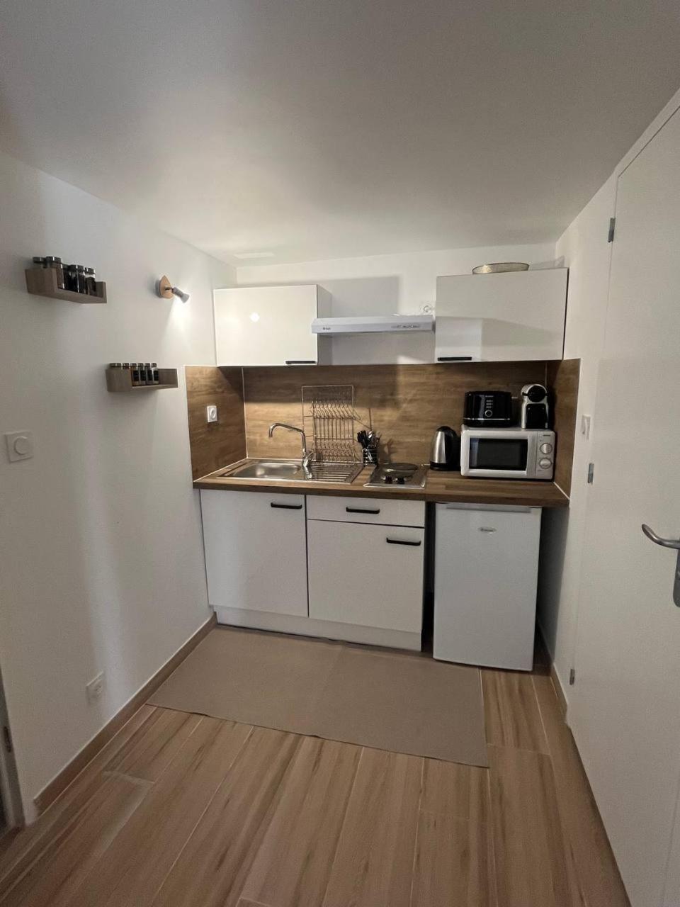 Charmant Et Confortable Appartement Нарбон Екстериор снимка
