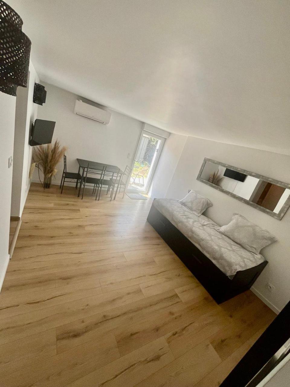 Charmant Et Confortable Appartement Нарбон Екстериор снимка