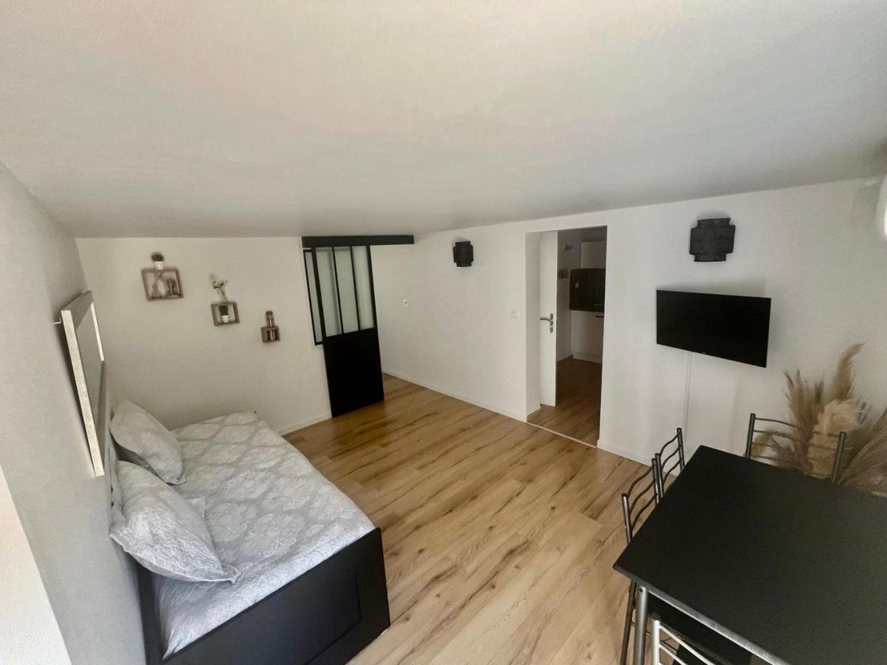 Charmant Et Confortable Appartement Нарбон Екстериор снимка